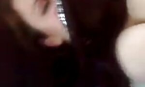 Cleo Annie او یک شوالیه با یک خروس مخفی و بوسه تقدیر فیلم سیکسی یران است!