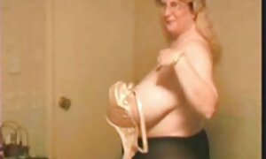 Milf Annabelle یک دیک تصاویر سکسی دختران جوان تیره در الاغ می گیرد