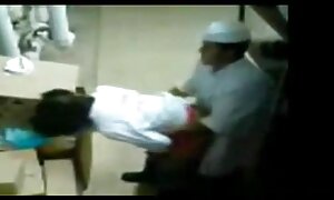 - دختر پدر ، لاتینا با پدر فرار فیلم سکس ارباب می کند